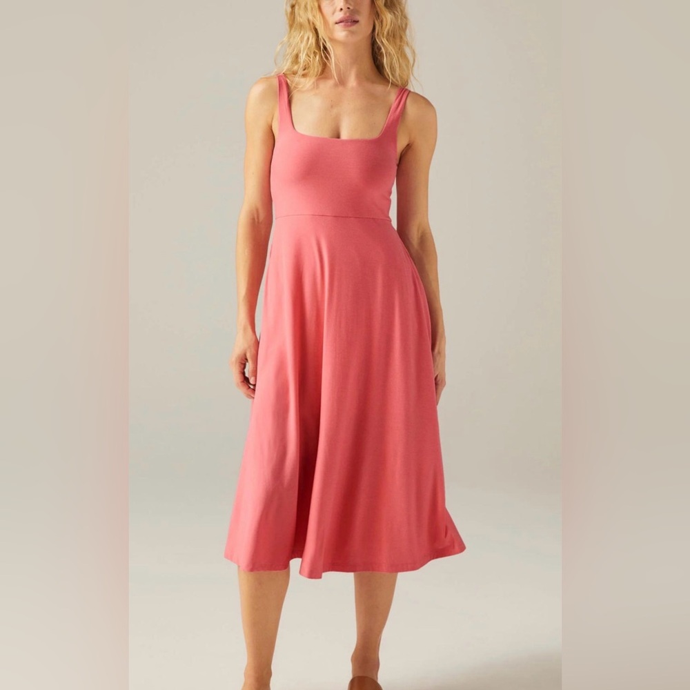 Beyond Yoga Featherweight At The Ready Midi Dress Coral Pink Size Medium - Picture 2 of 12